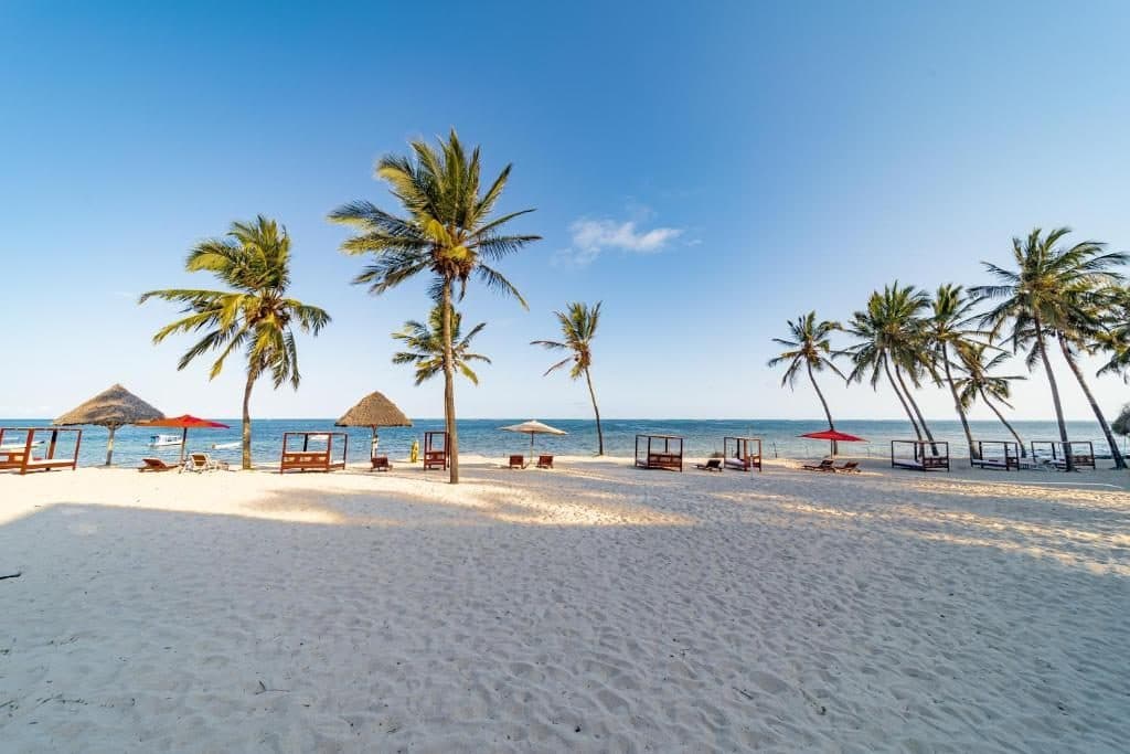 8-Day Big 5 Bush Adventure & Mombasa Beach Escape – Kenya Family Safari Tour